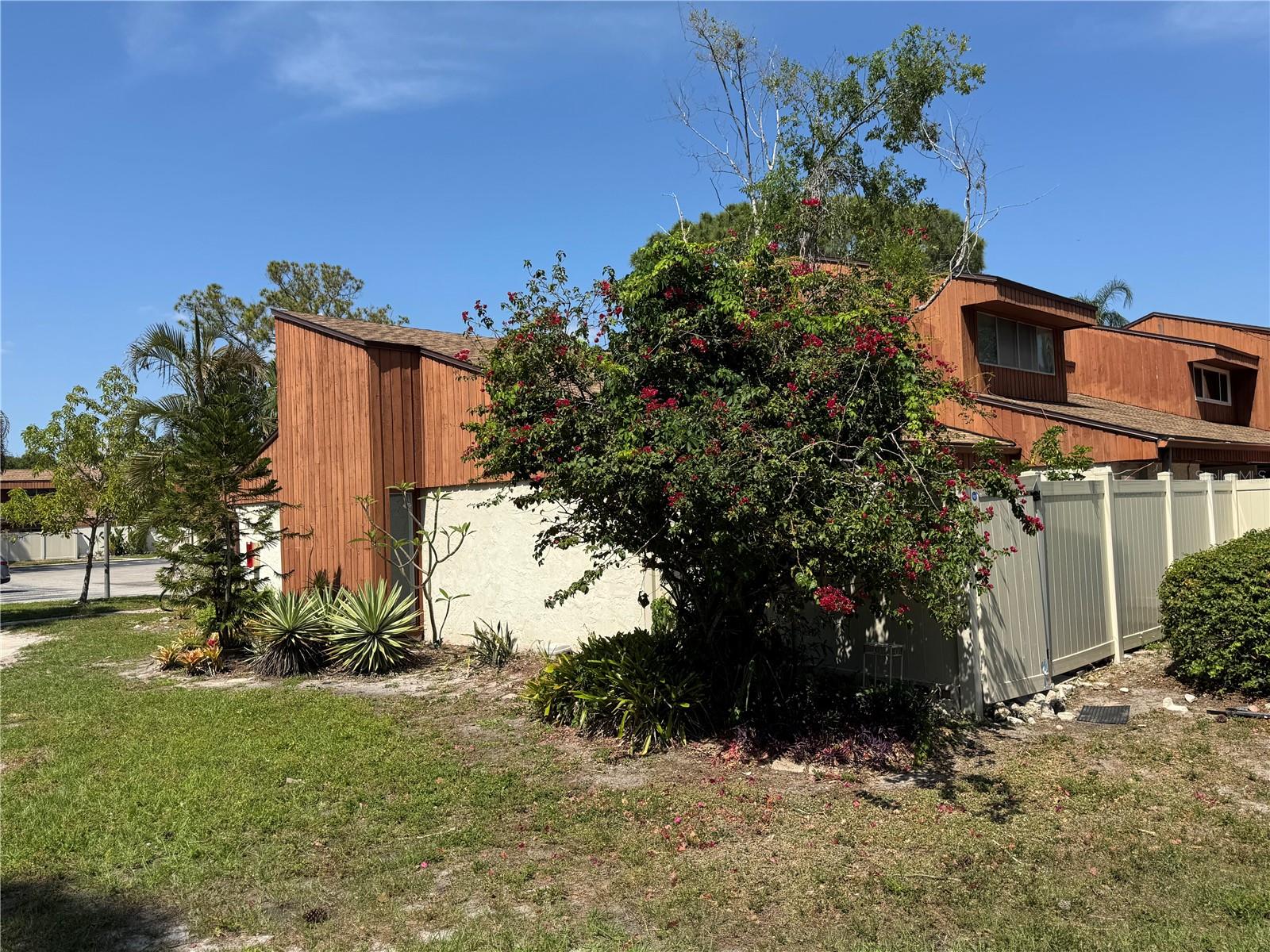2058 SUNSET POINT RD #11, CLEARWATER, FL, 33765