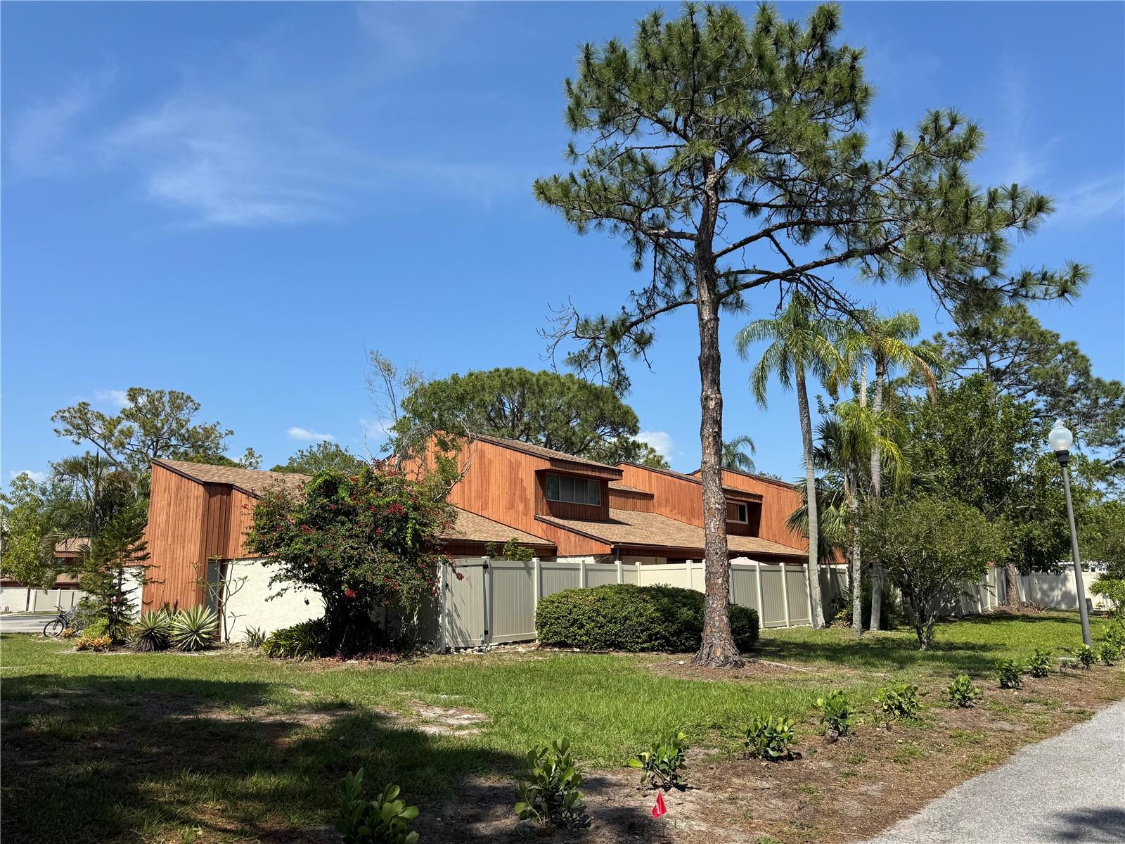 2058 SUNSET POINT RD #11, CLEARWATER, FL, 33765