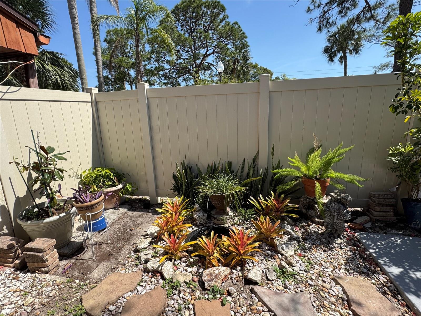 2058 SUNSET POINT RD #11, CLEARWATER, FL, 33765