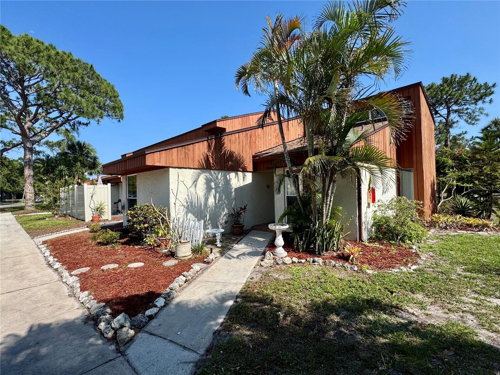 2058 SUNSET POINT RD #11, CLEARWATER, FL, 33765
