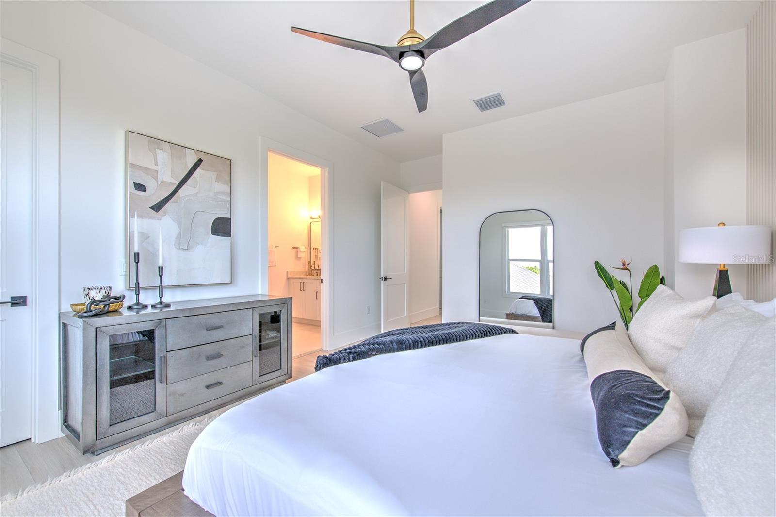 4815 W SUNSET BLVD, TAMPA, FL, 33629