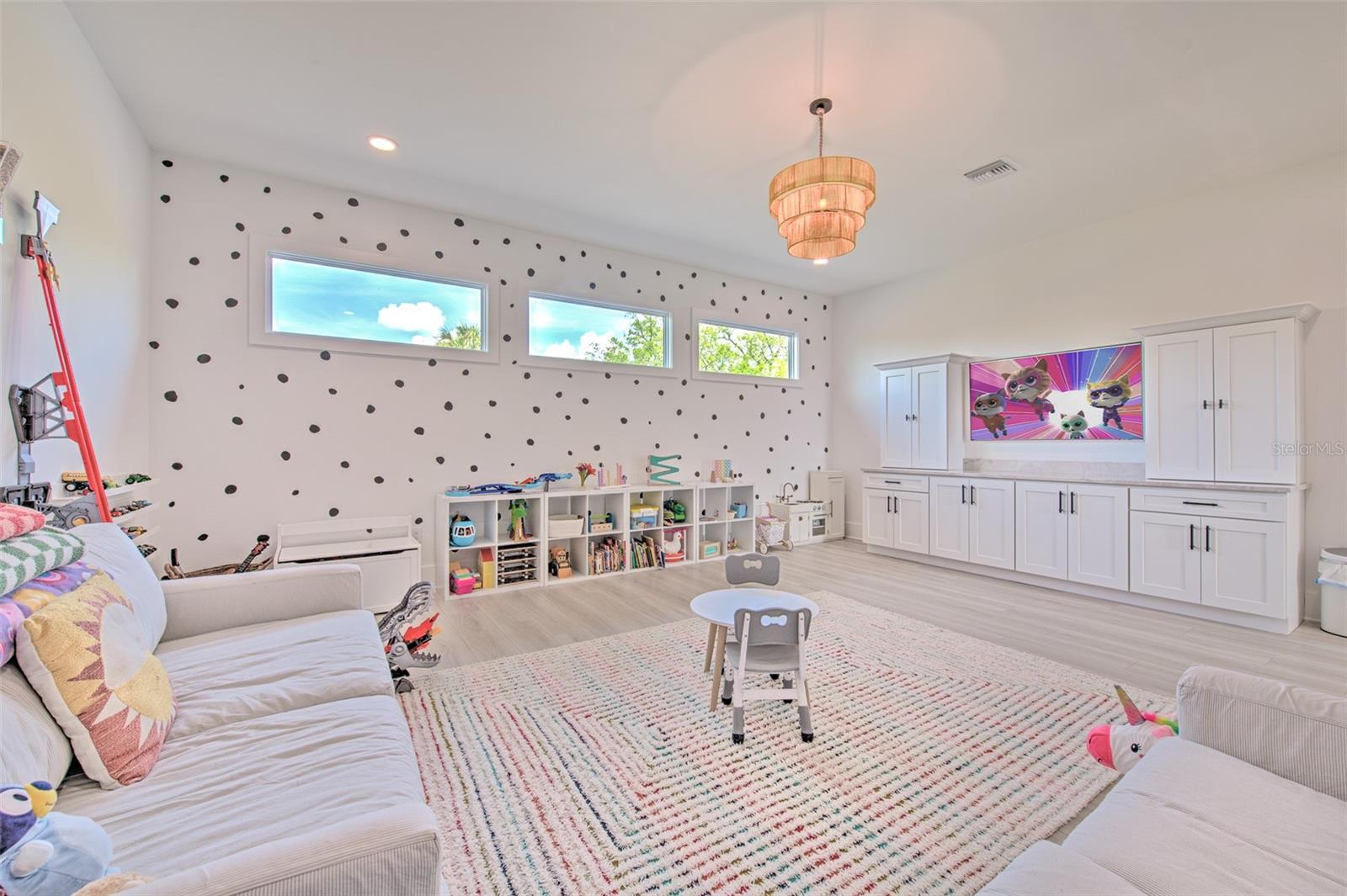 4815 W SUNSET BLVD, TAMPA, FL, 33629