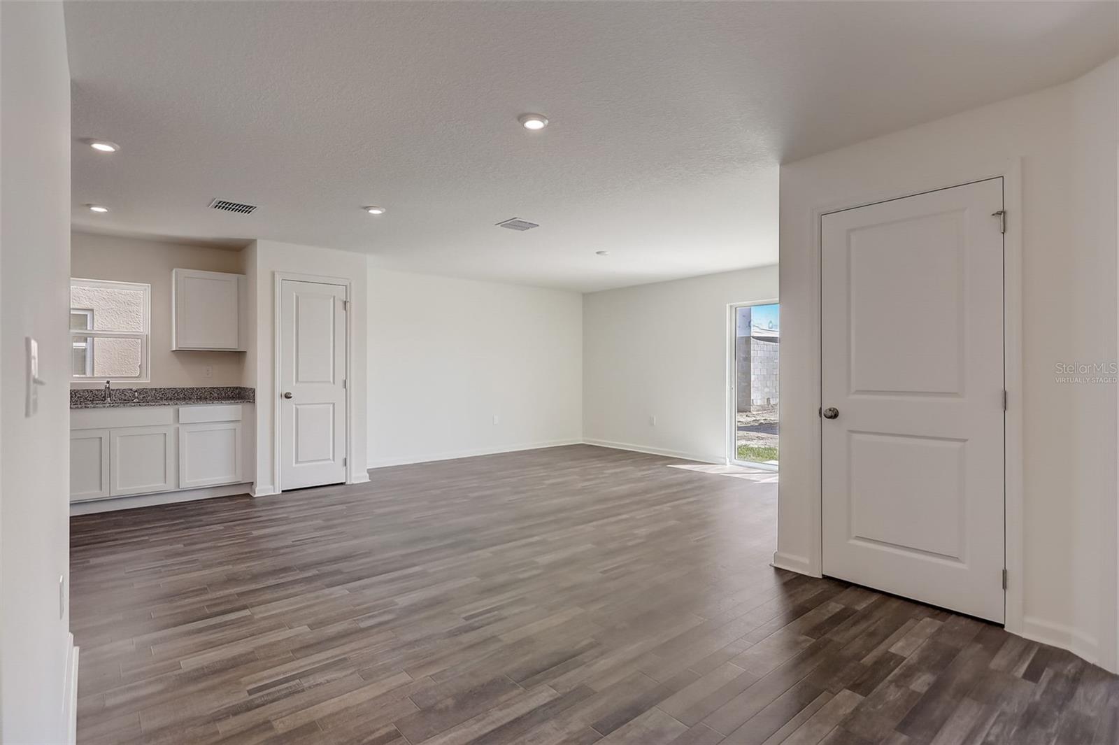 2323 OKLAHOMA DR, SUMTERVILLE, FL, 33585