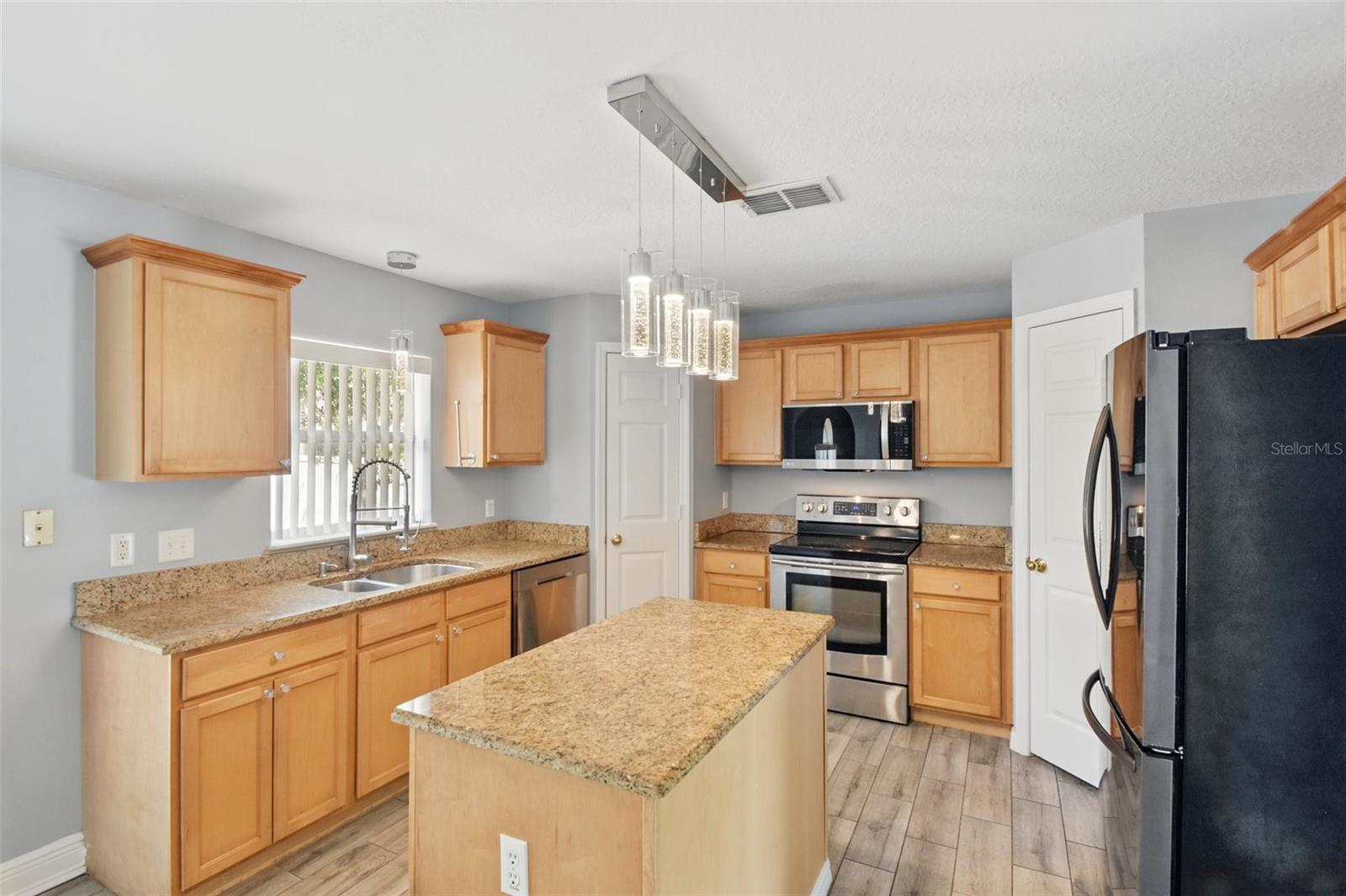 905 CASCADE FALLS LN, DELAND, FL, 32720