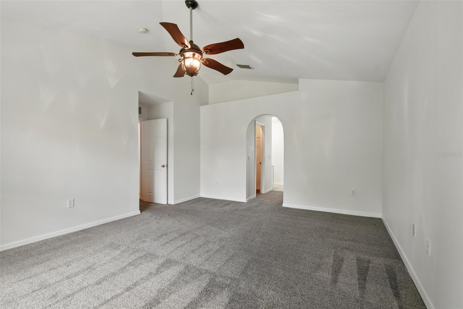 905 CASCADE FALLS LN, DELAND, FL, 32720