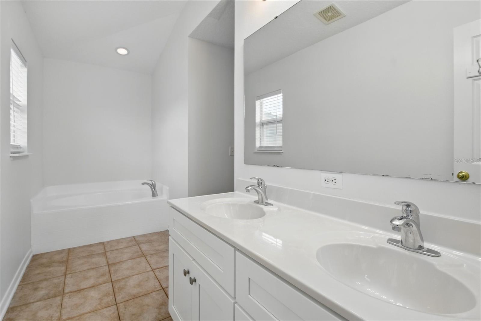 905 CASCADE FALLS LN, DELAND, FL, 32720