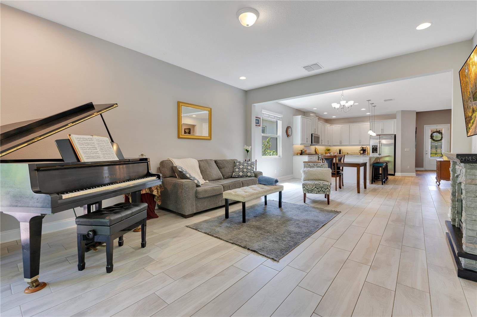 2127 BAY LINE RD, OAKLAND, FL, 34787