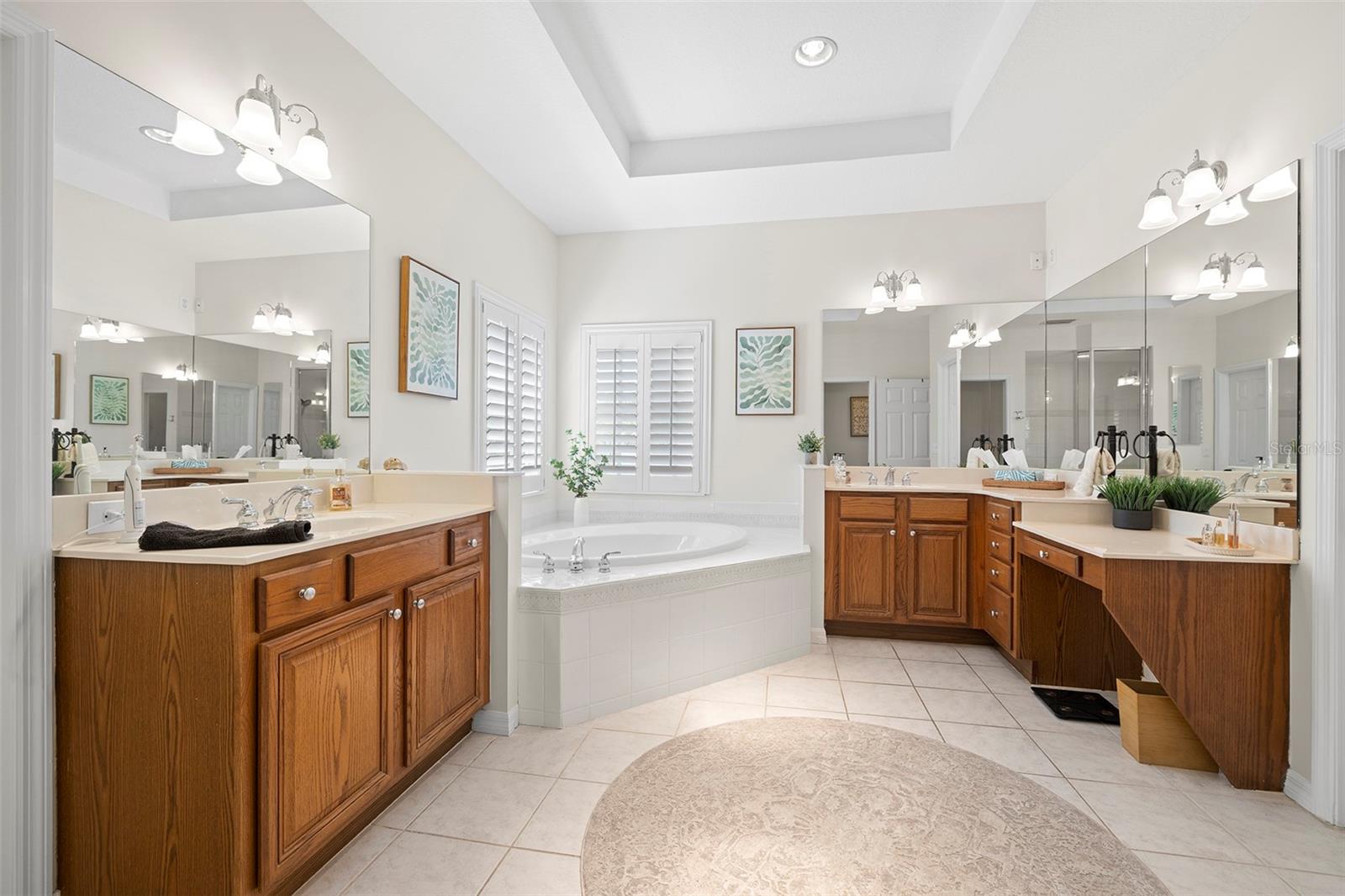 2207 CLIMBING IVY DR, TAMPA, FL, 33618