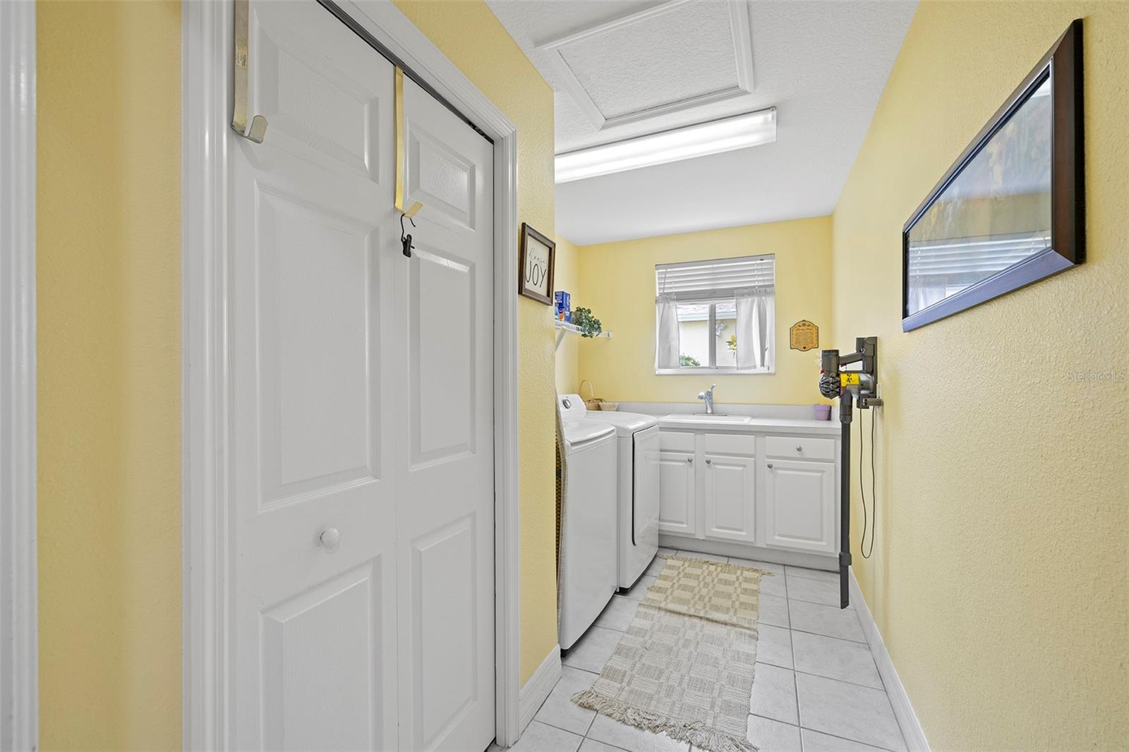 2207 CLIMBING IVY DR, TAMPA, FL, 33618