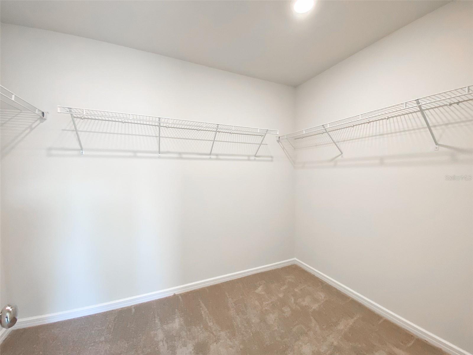 1564 ASPEN AVE, DAVENPORT, FL, 33837