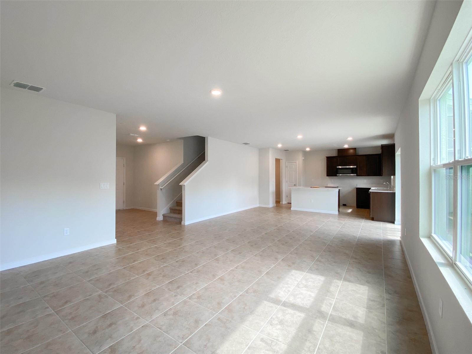 1564 ASPEN AVE, DAVENPORT, FL, 33837