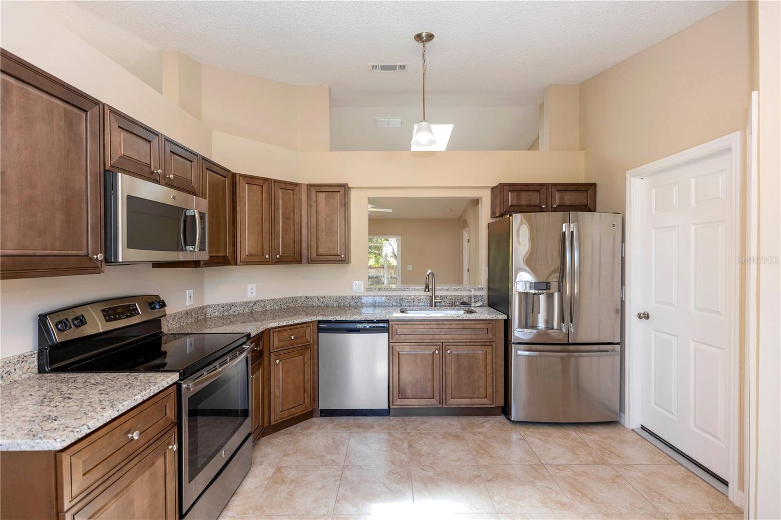 801 COLEMAN AVE, DELTONA, FL, 32725