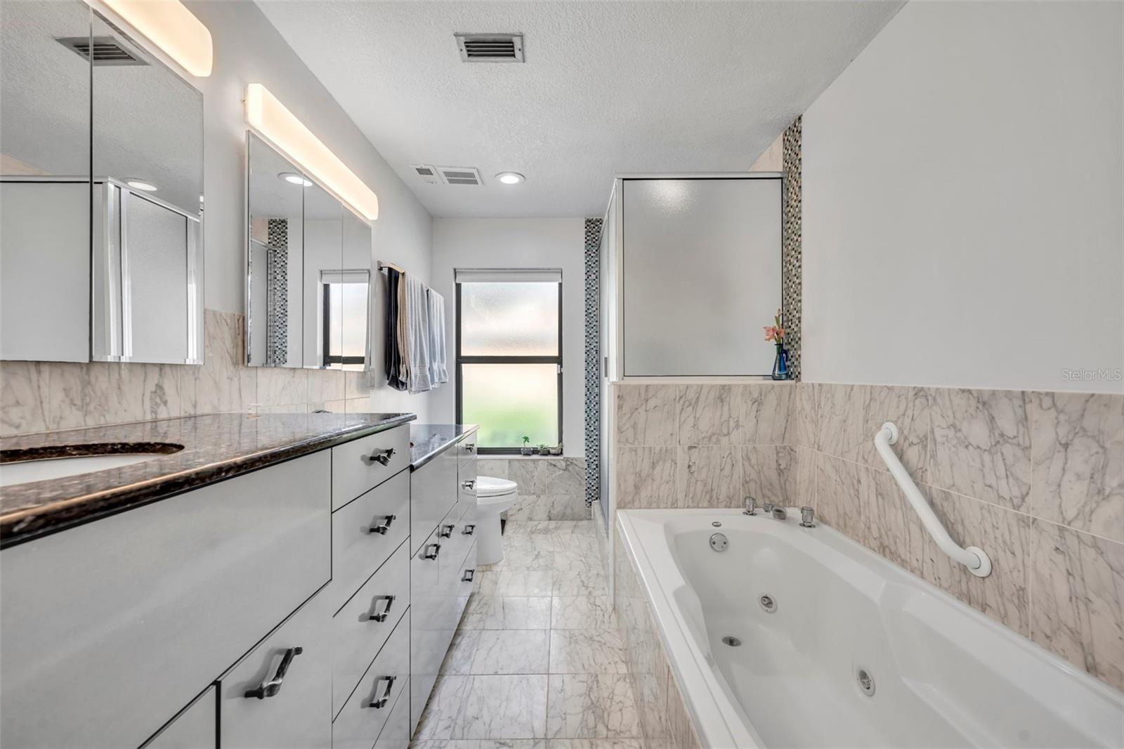 3960 LAKE MIRA DR DR, ORLANDO, FL, 32817