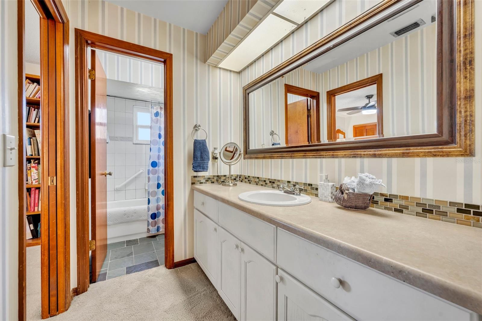3960 LAKE MIRA DR DR, ORLANDO, FL, 32817