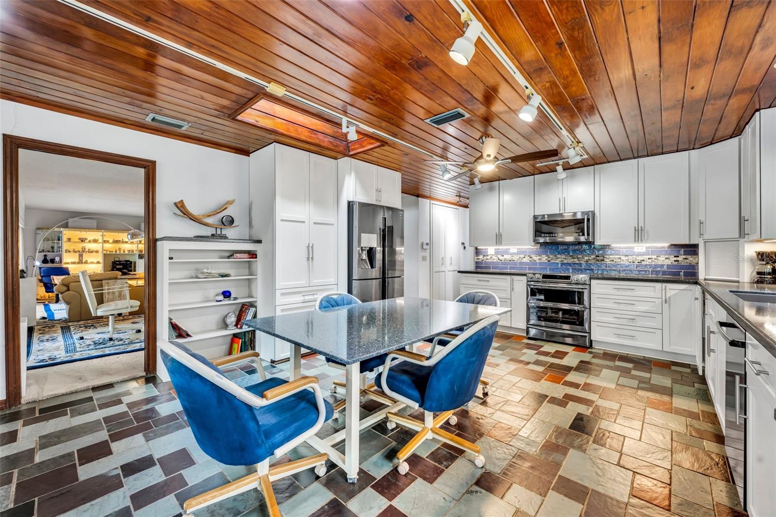 3960 LAKE MIRA DR DR, ORLANDO, FL, 32817
