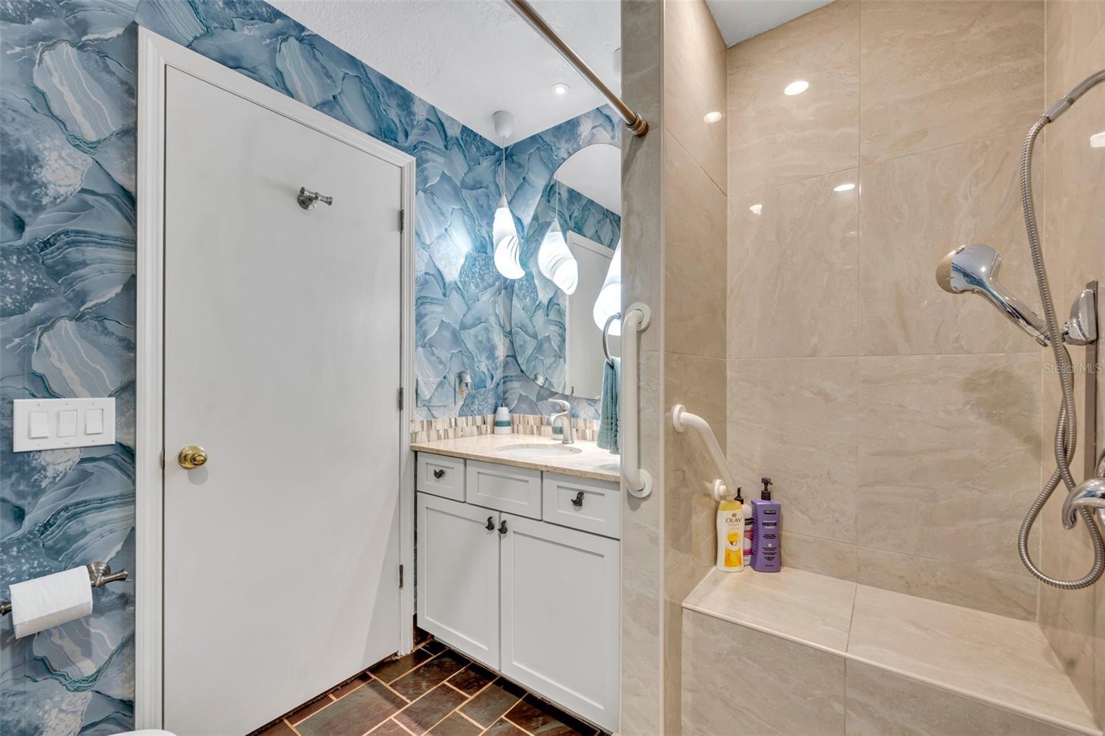 3960 LAKE MIRA DR DR, ORLANDO, FL, 32817