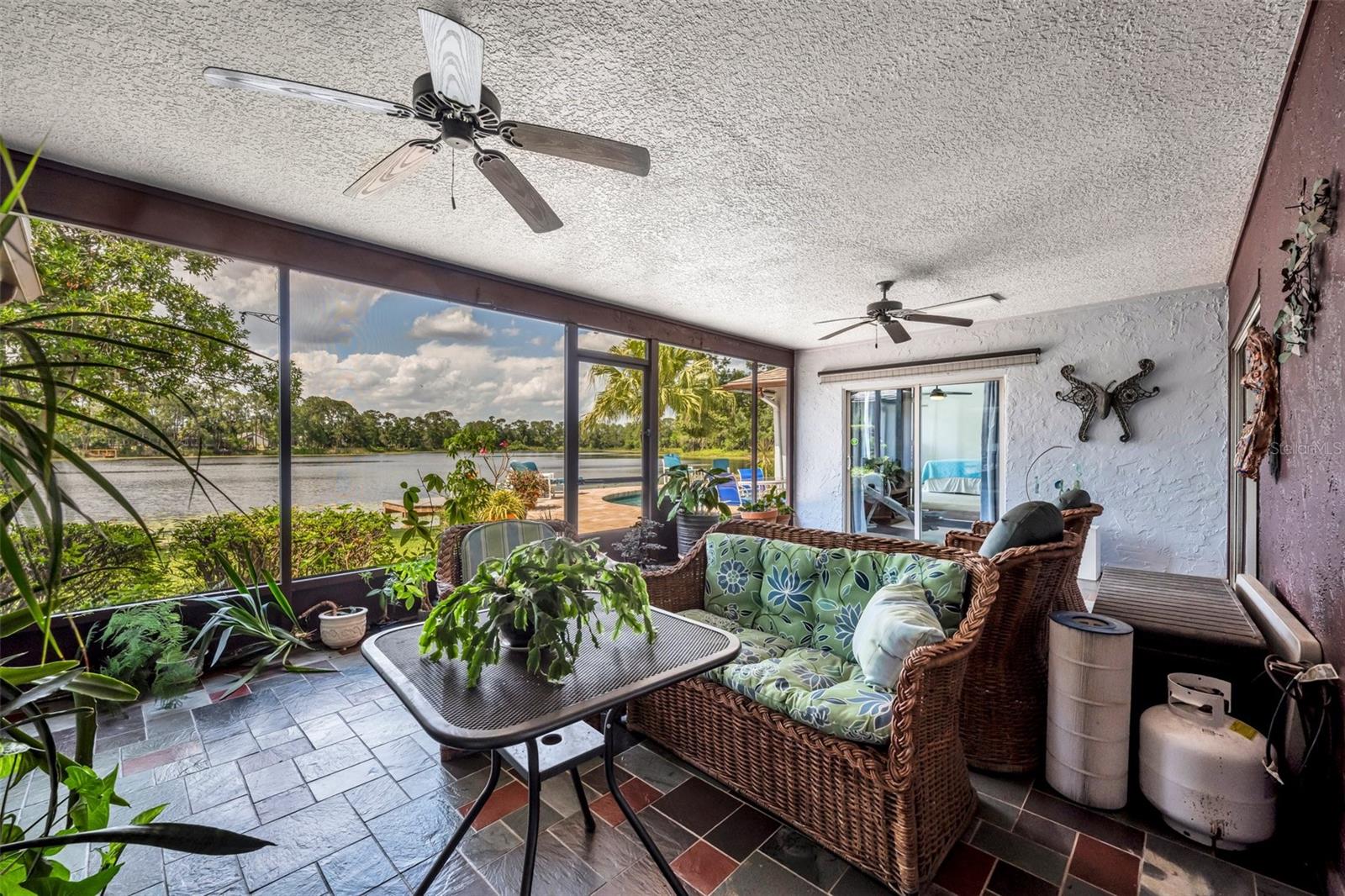 3960 LAKE MIRA DR DR, ORLANDO, FL, 32817