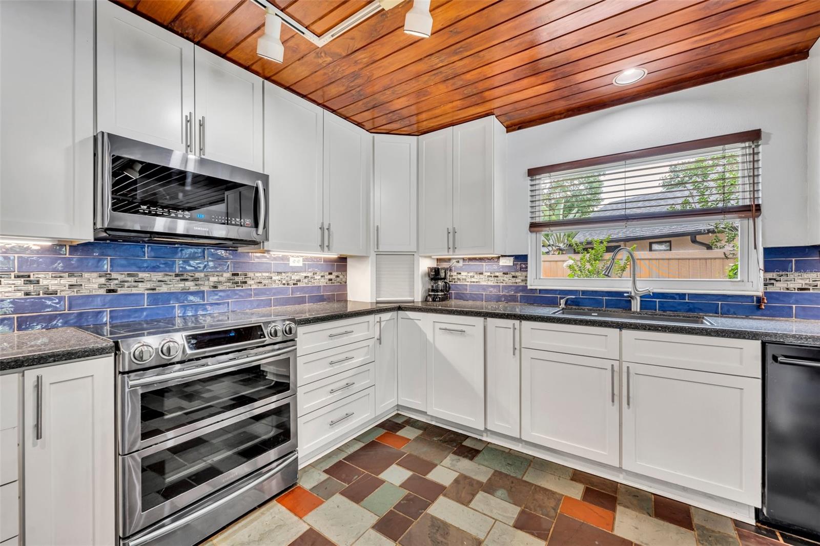 3960 LAKE MIRA DR DR, ORLANDO, FL, 32817