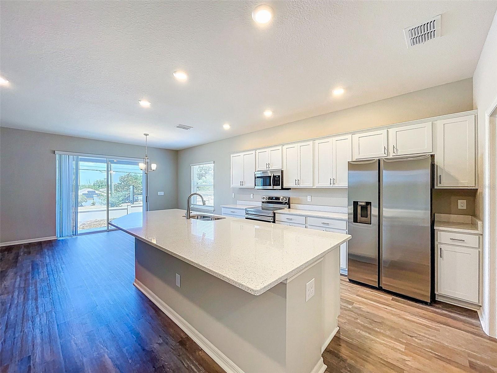 1121 MOUNTAIN FLOWER LN, DAVENPORT, FL, 33837