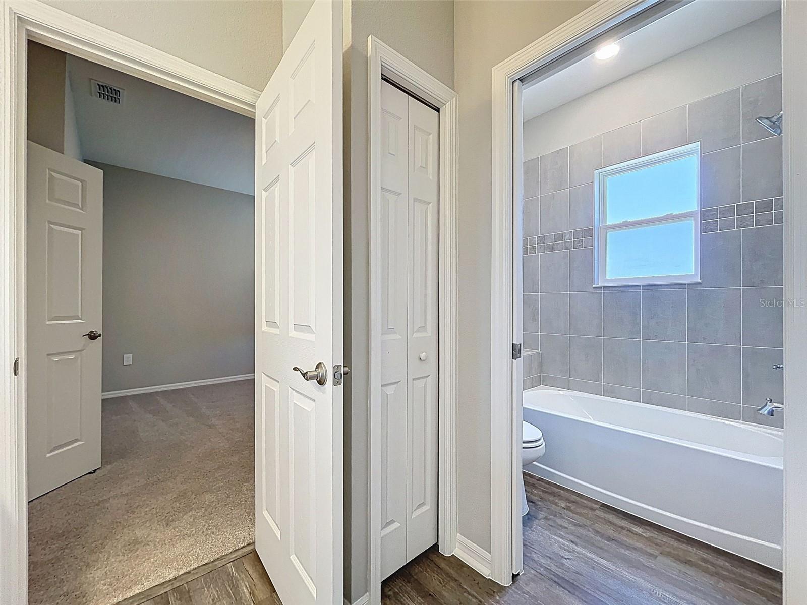 1121 MOUNTAIN FLOWER LN, DAVENPORT, FL, 33837