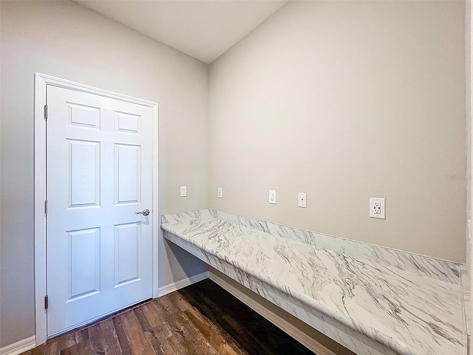 1121 MOUNTAIN FLOWER LN, DAVENPORT, FL, 33837