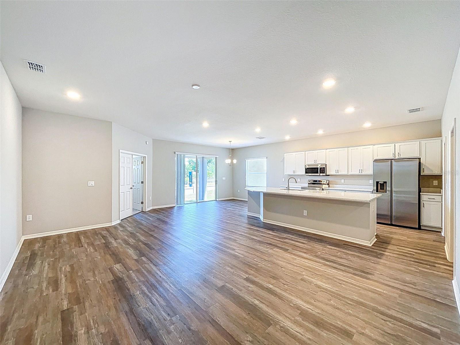 1121 MOUNTAIN FLOWER LN, DAVENPORT, FL, 33837