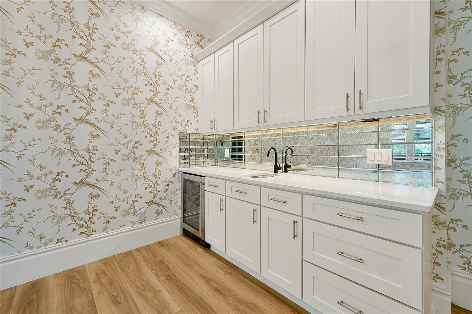 O6304800 Property Photo