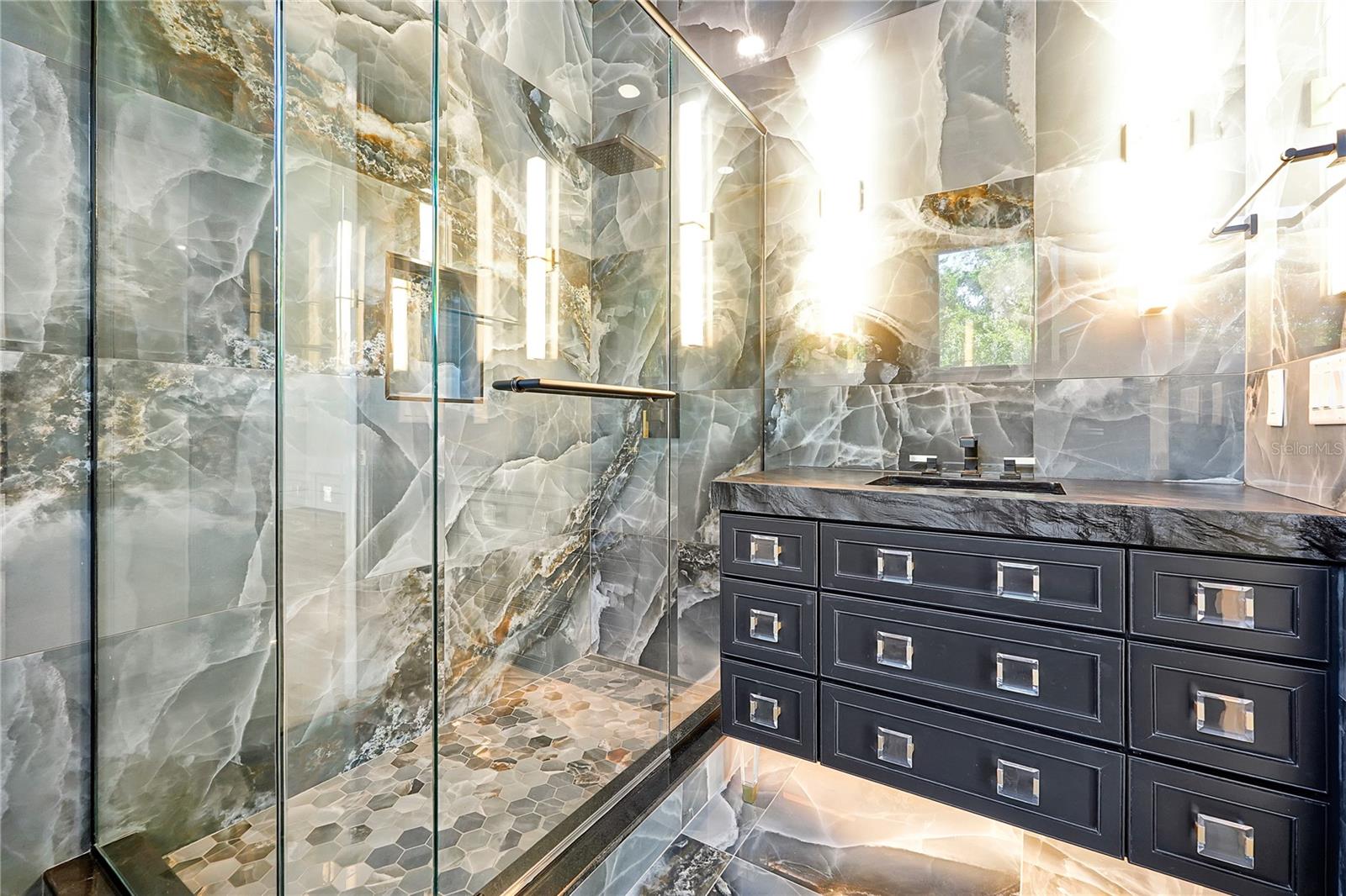 O6304800 Property Photo