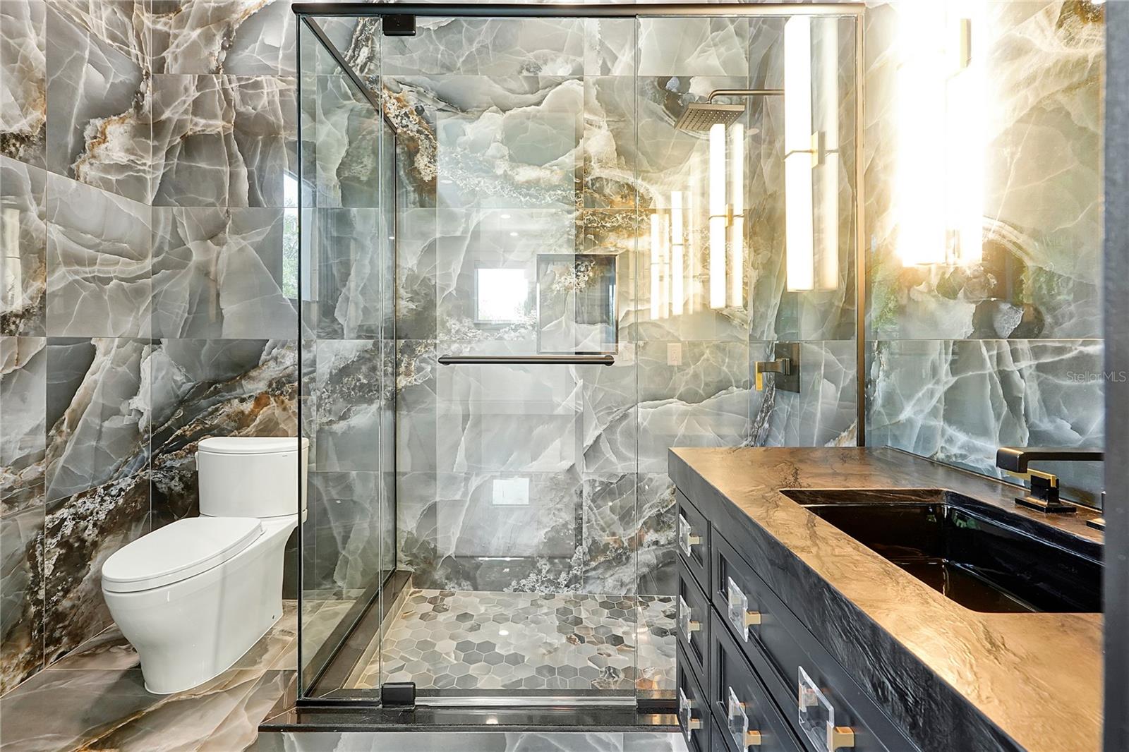 O6304800 Property Photo