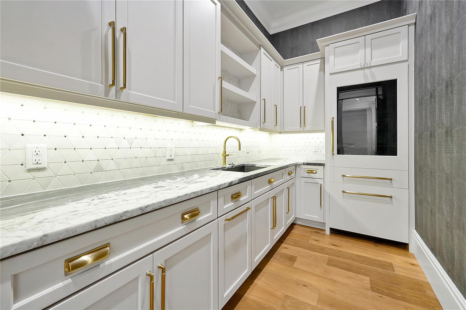 O6304800 Property Photo