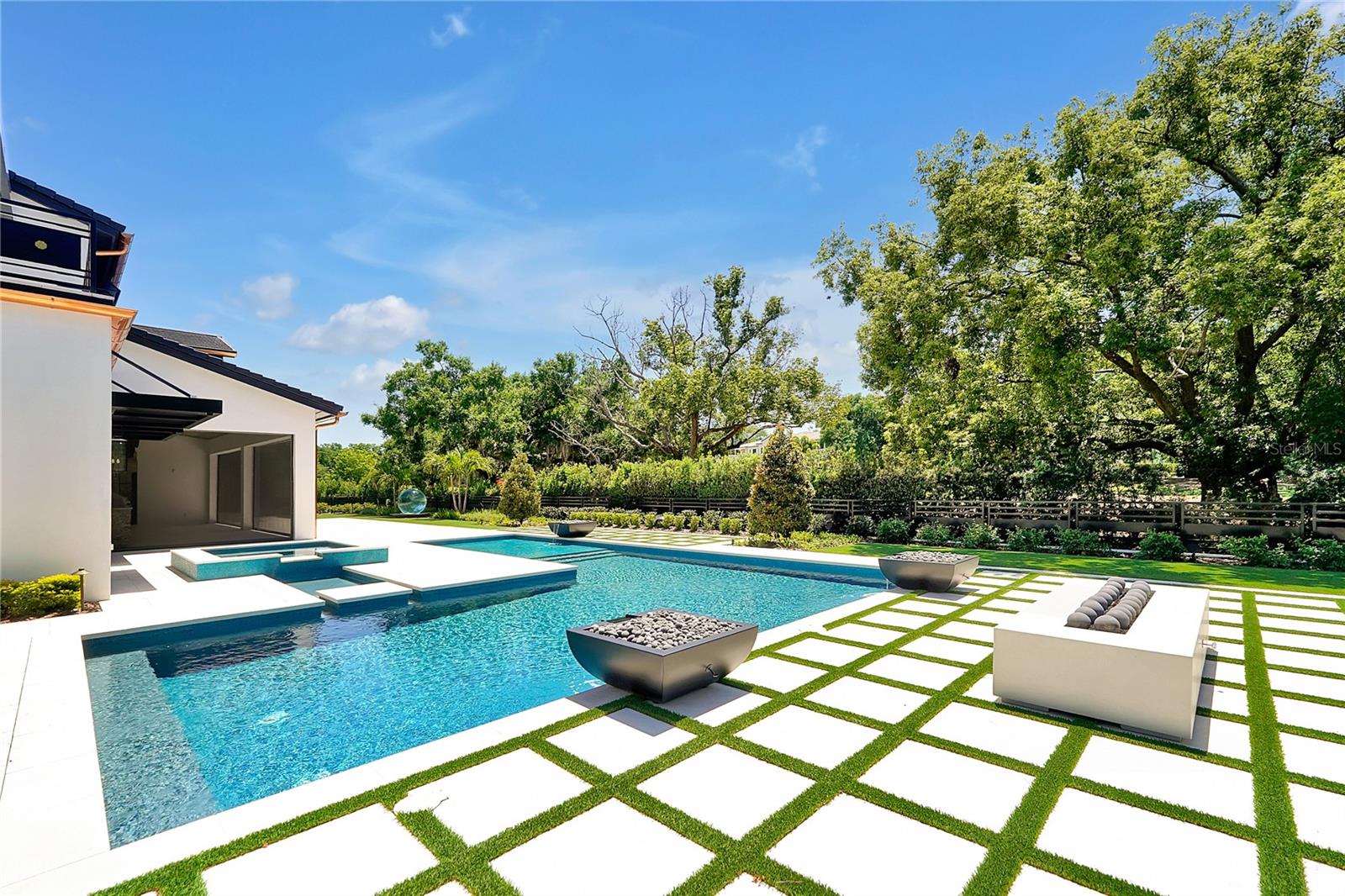 O6304800 Property Photo