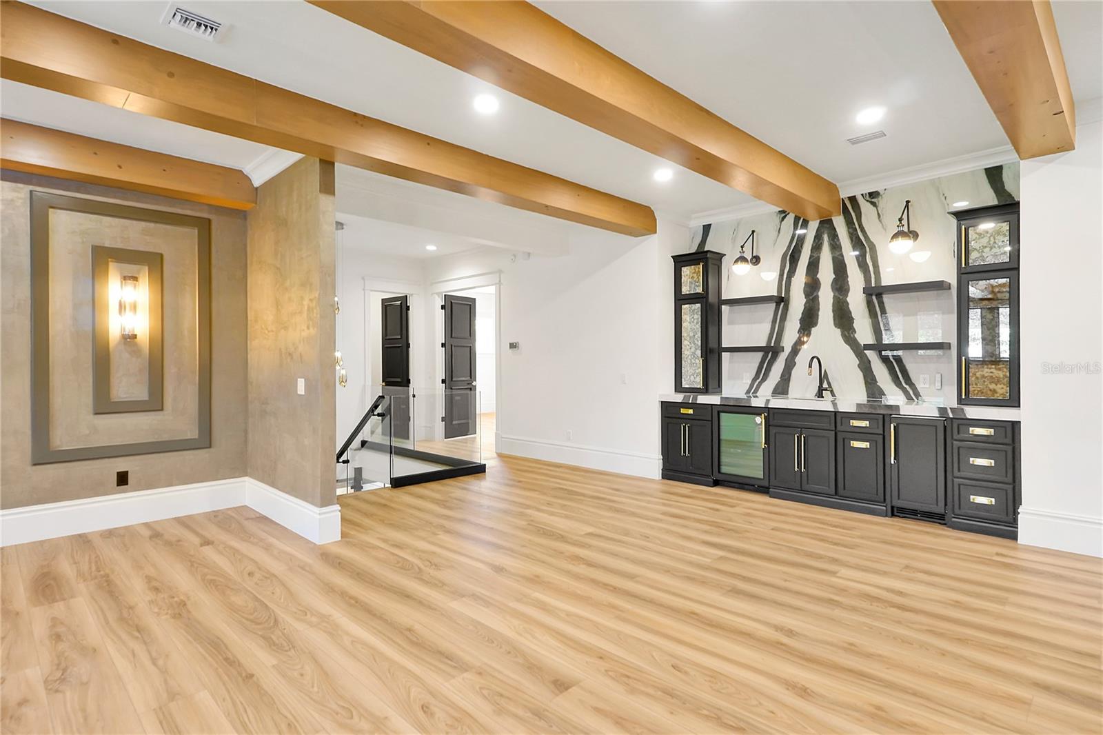 O6304800 Property Photo