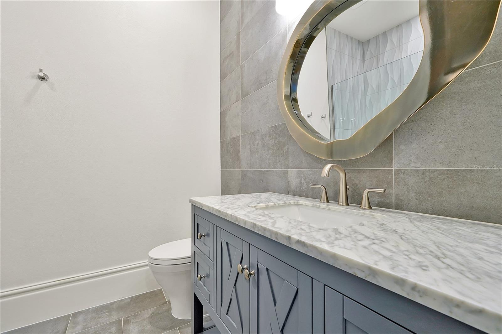 O6304800 Property Photo