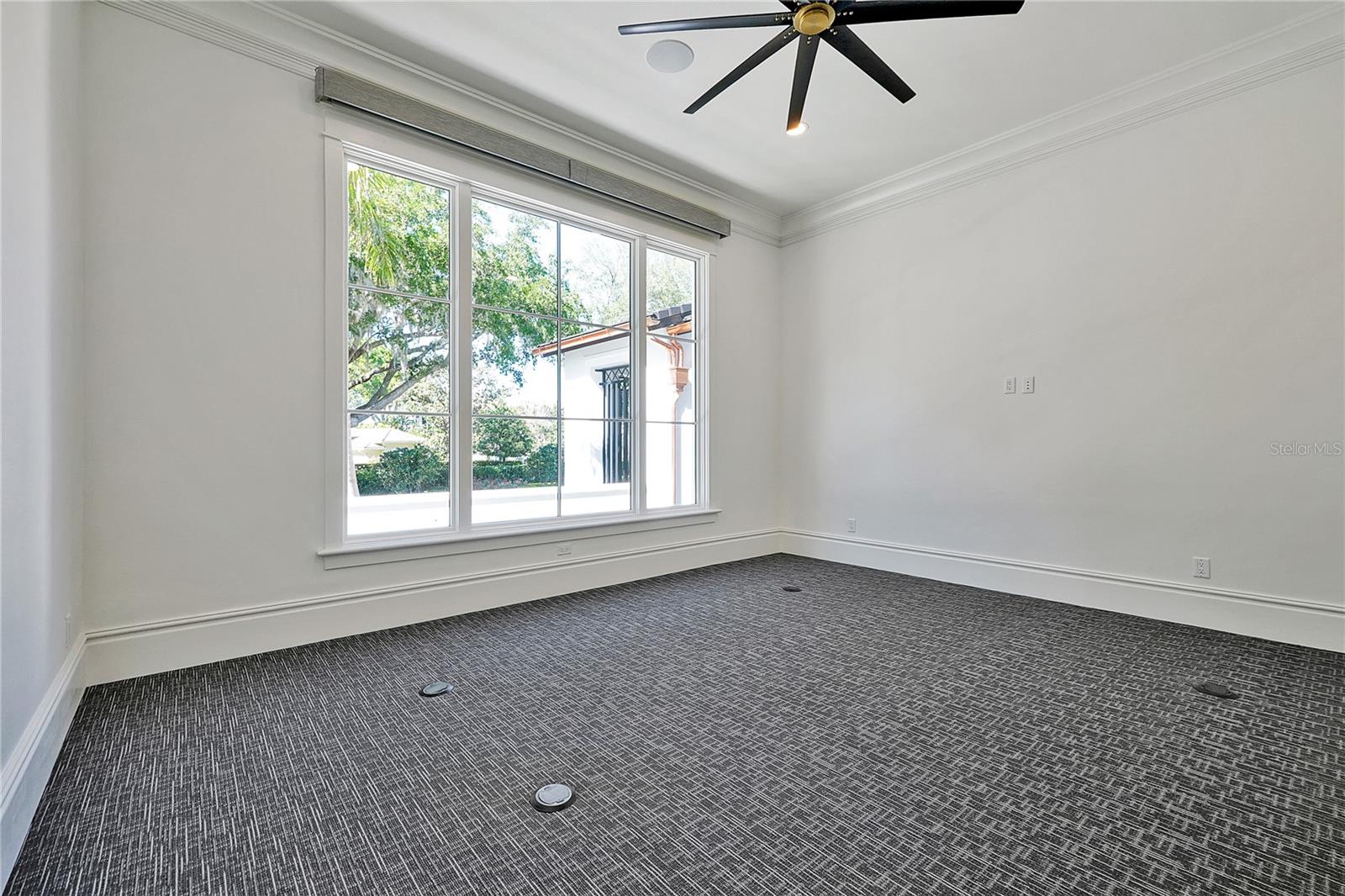 O6304800 Property Photo