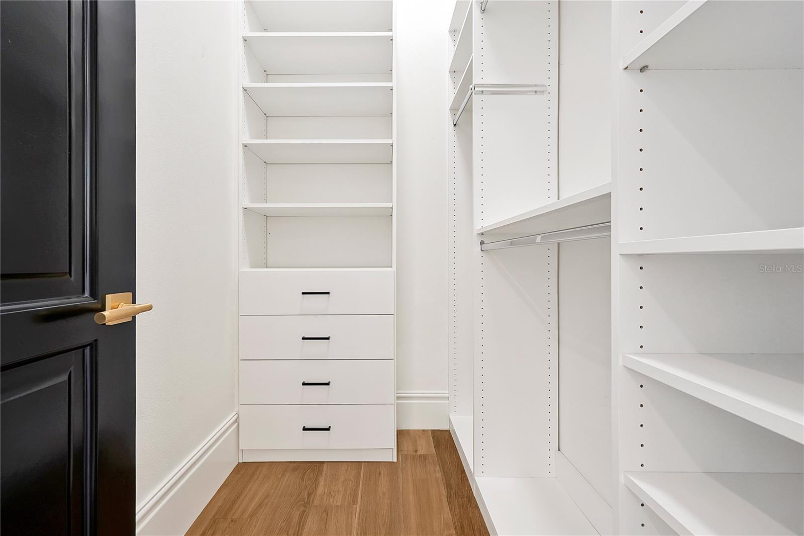 O6304800 Property Photo