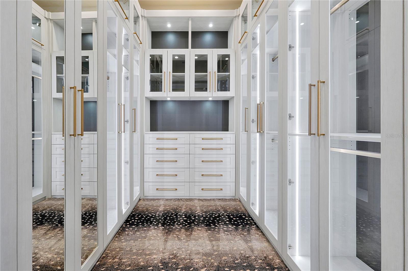 O6304800 Property Photo