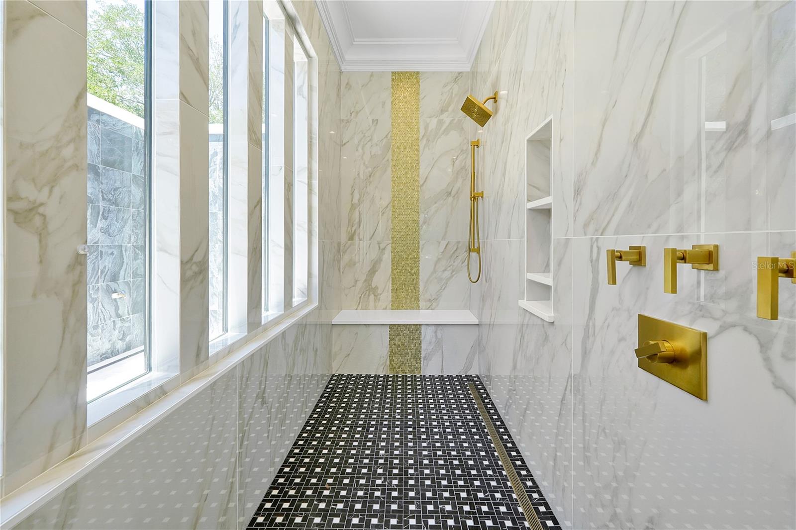 O6304800 Property Photo