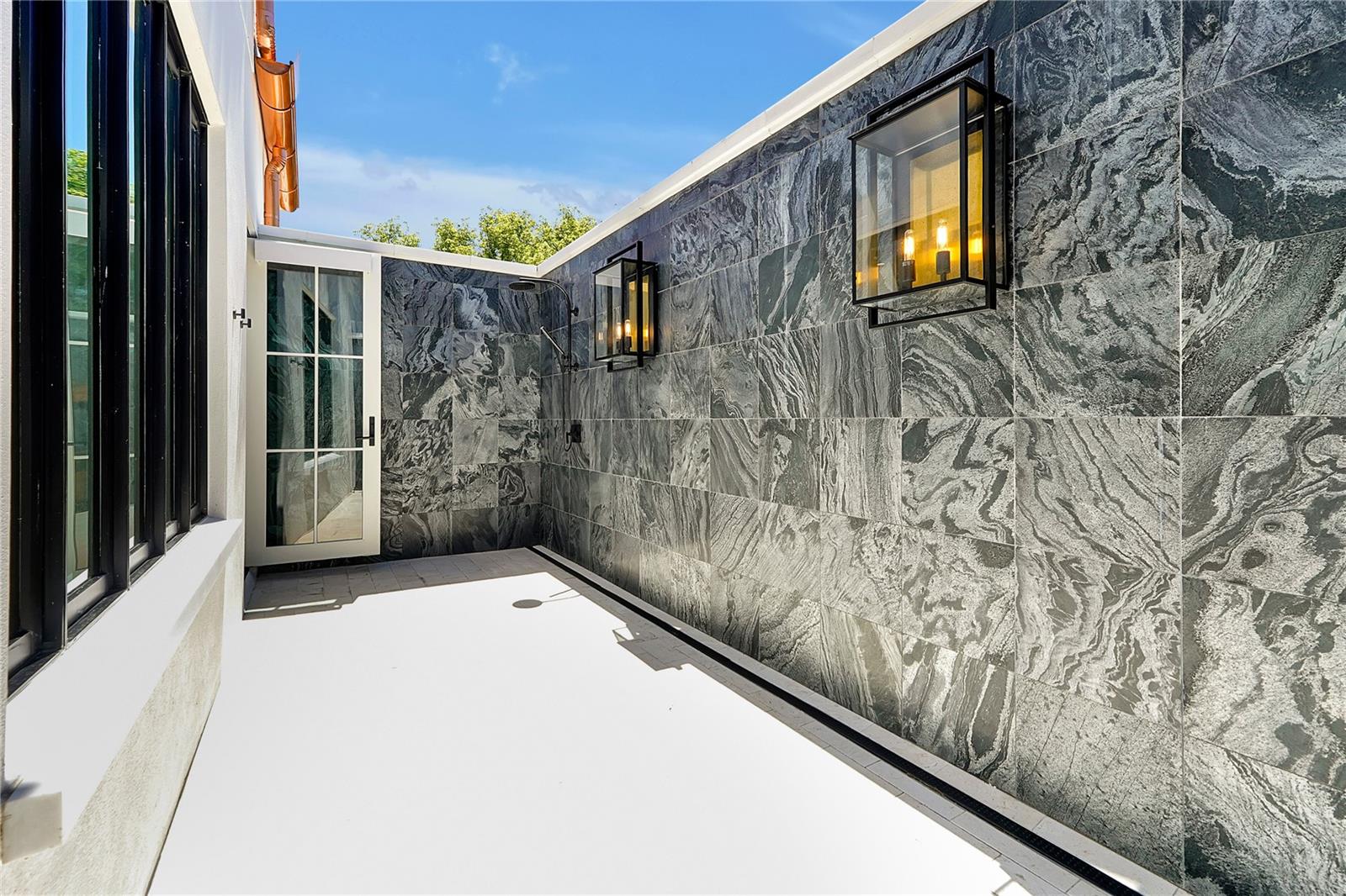 O6304800 Property Photo