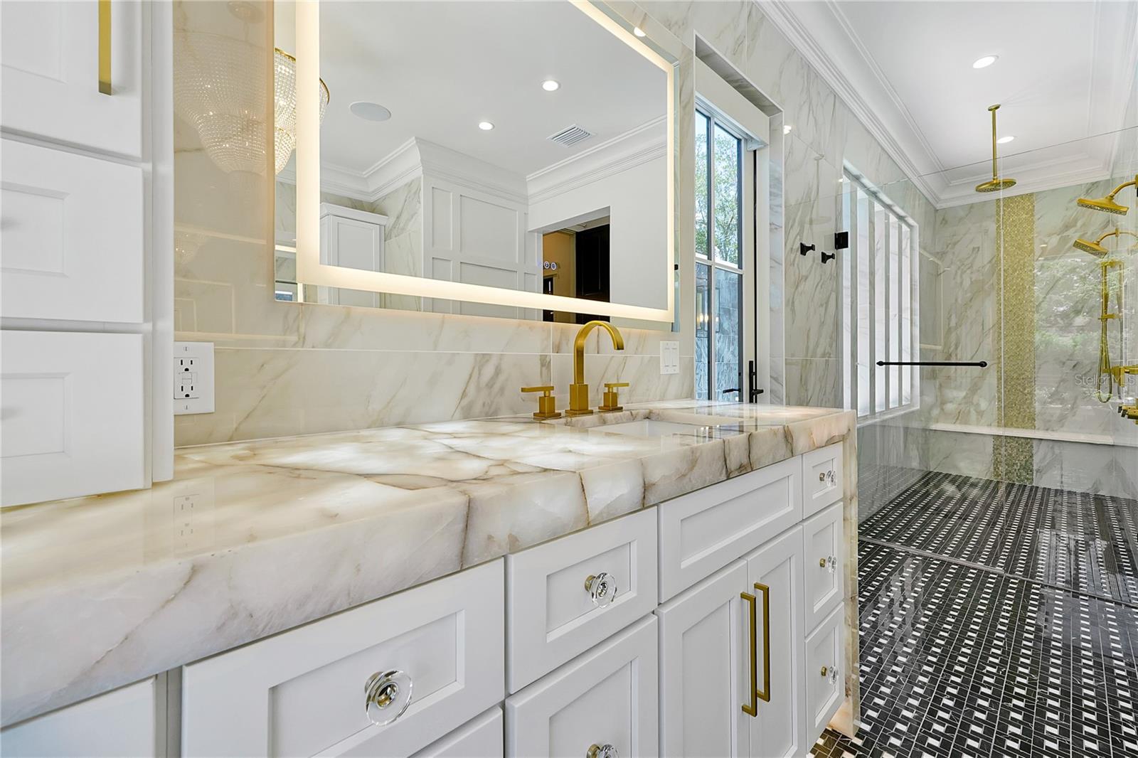 O6304800 Property Photo