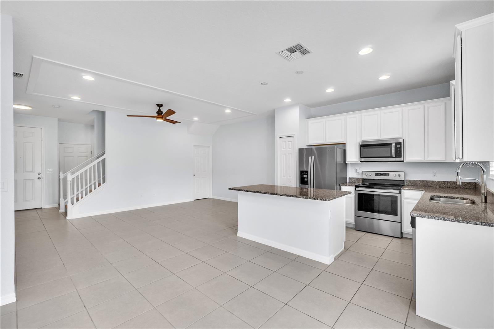 1262 E 10TH ST, APOPKA, FL, 32703