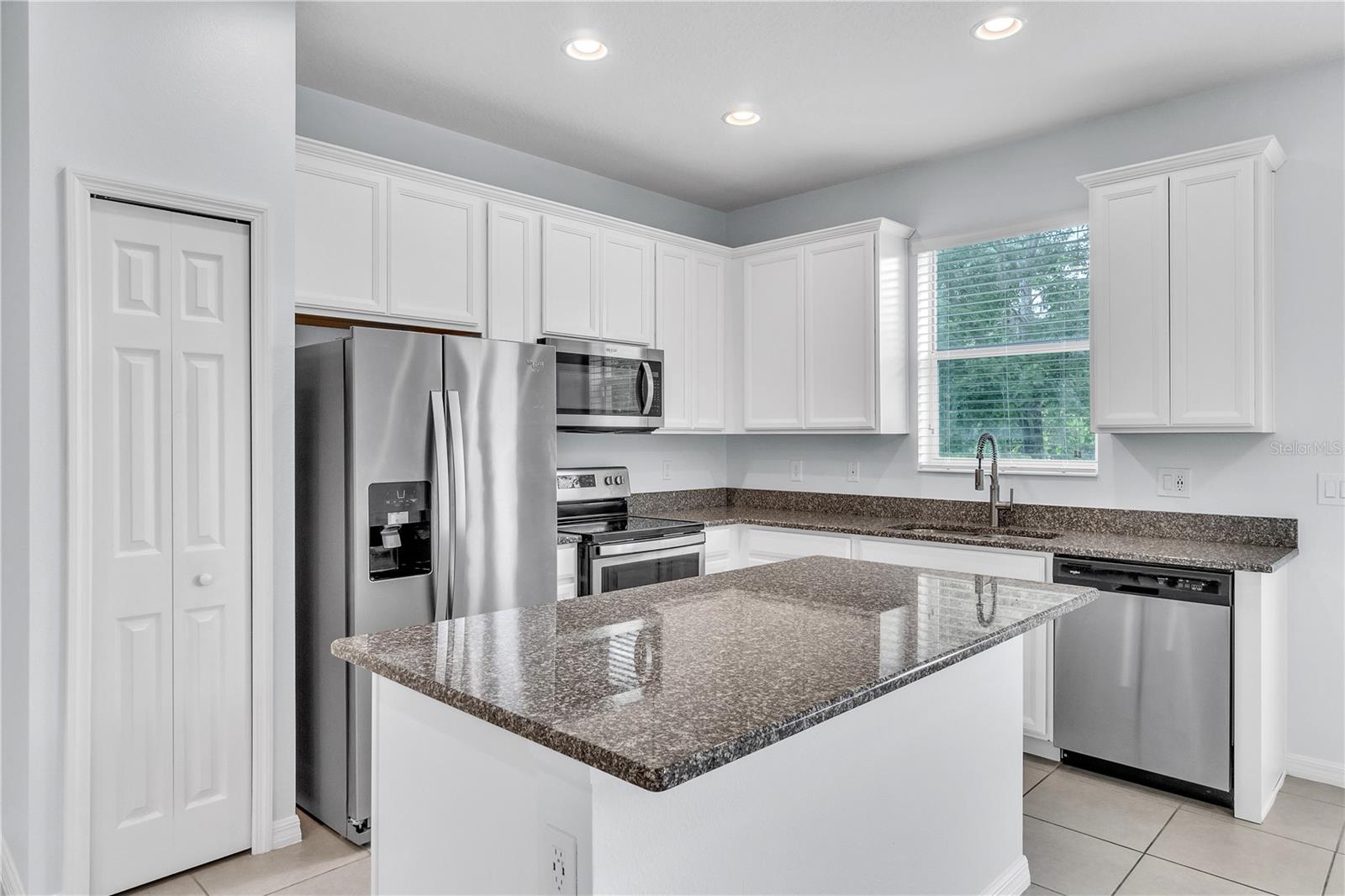 1262 E 10TH ST, APOPKA, FL, 32703