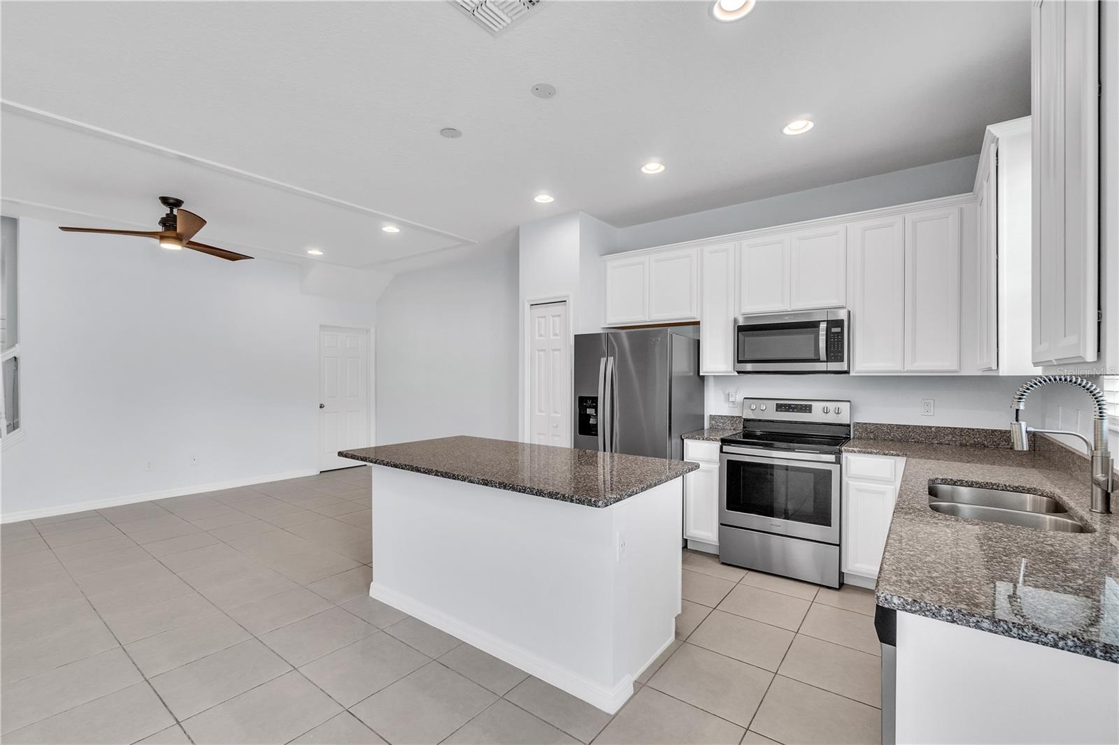 1262 E 10TH ST, APOPKA, FL, 32703