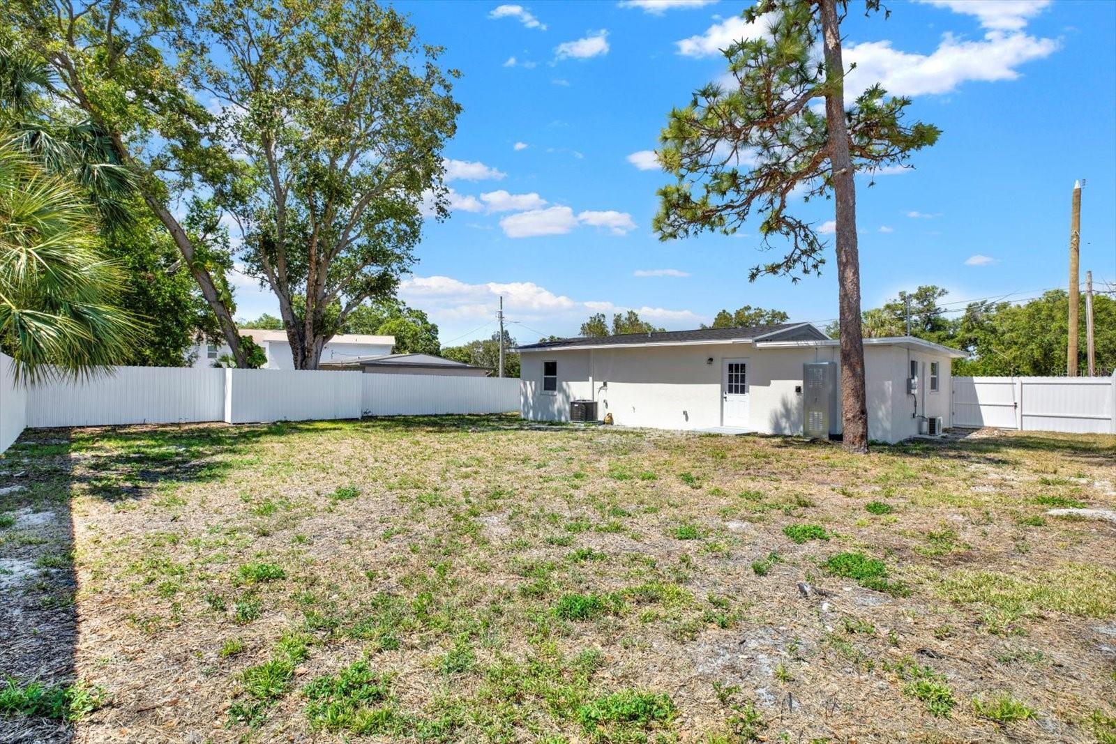 1235 STOCKTON DR, CLEARWATER, FL, 33755