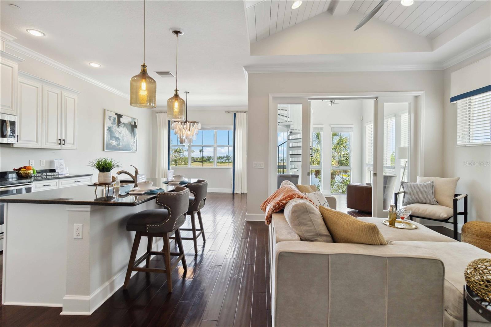 230 SAPPHIRE LAKE DR #201, BRADENTON, FL, 34209