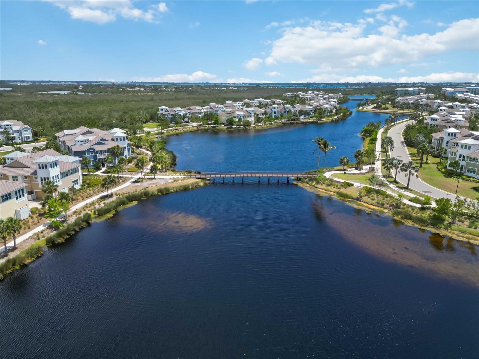 230 SAPPHIRE LAKE DR #201, BRADENTON, FL, 34209