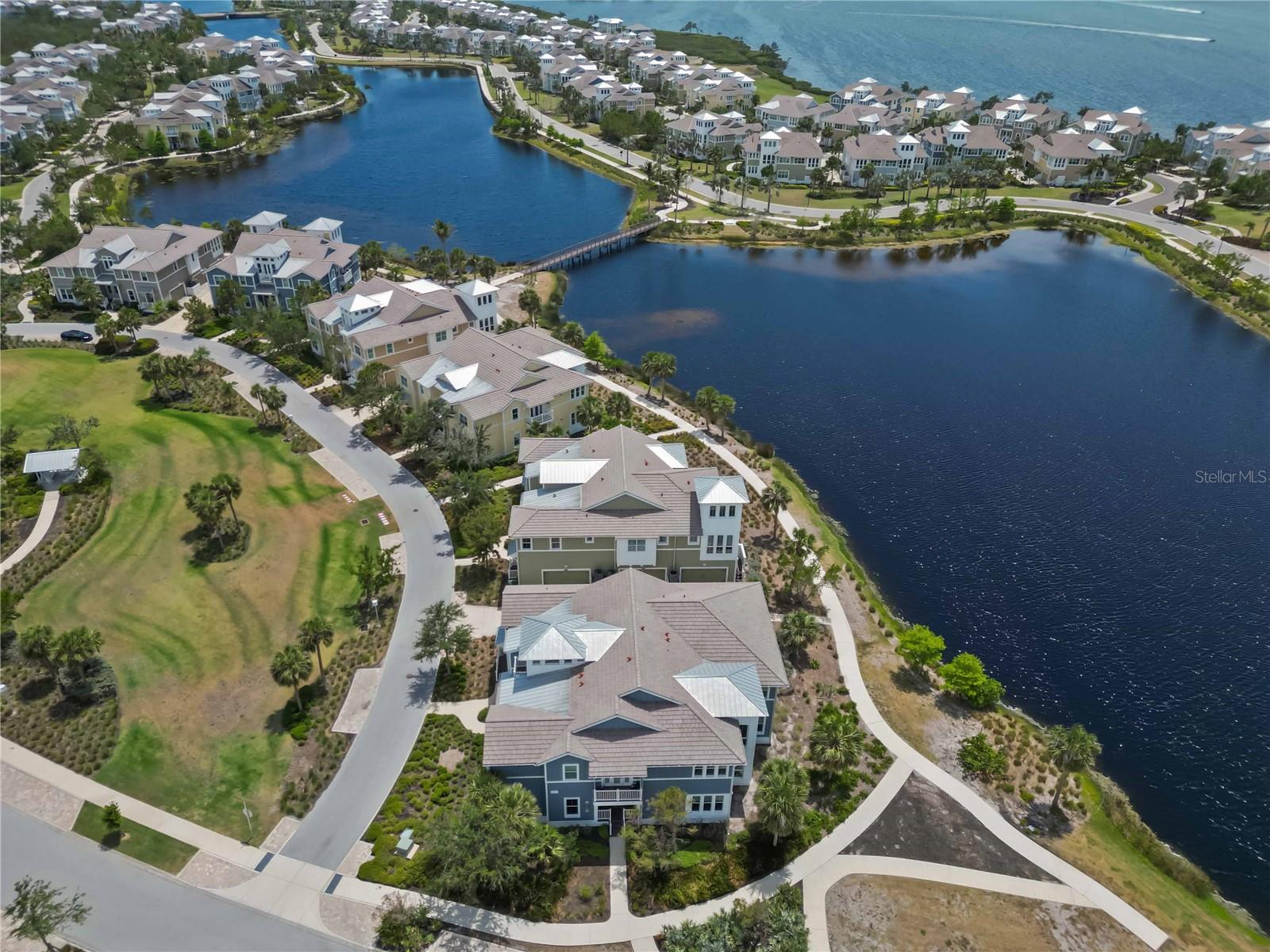 230 SAPPHIRE LAKE DR #201, BRADENTON, FL, 34209