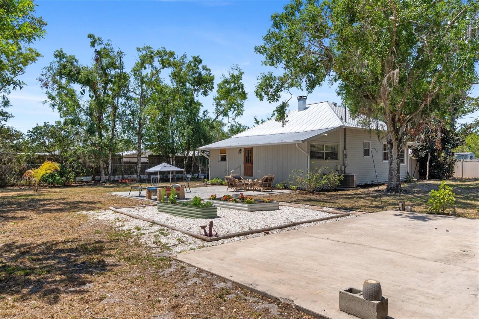 815 HAND AVE, SARASOTA, FL, 34232