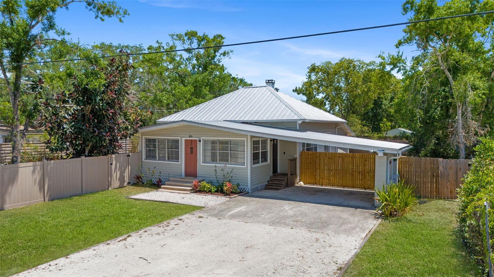 815 HAND AVE, SARASOTA, FL, 34232