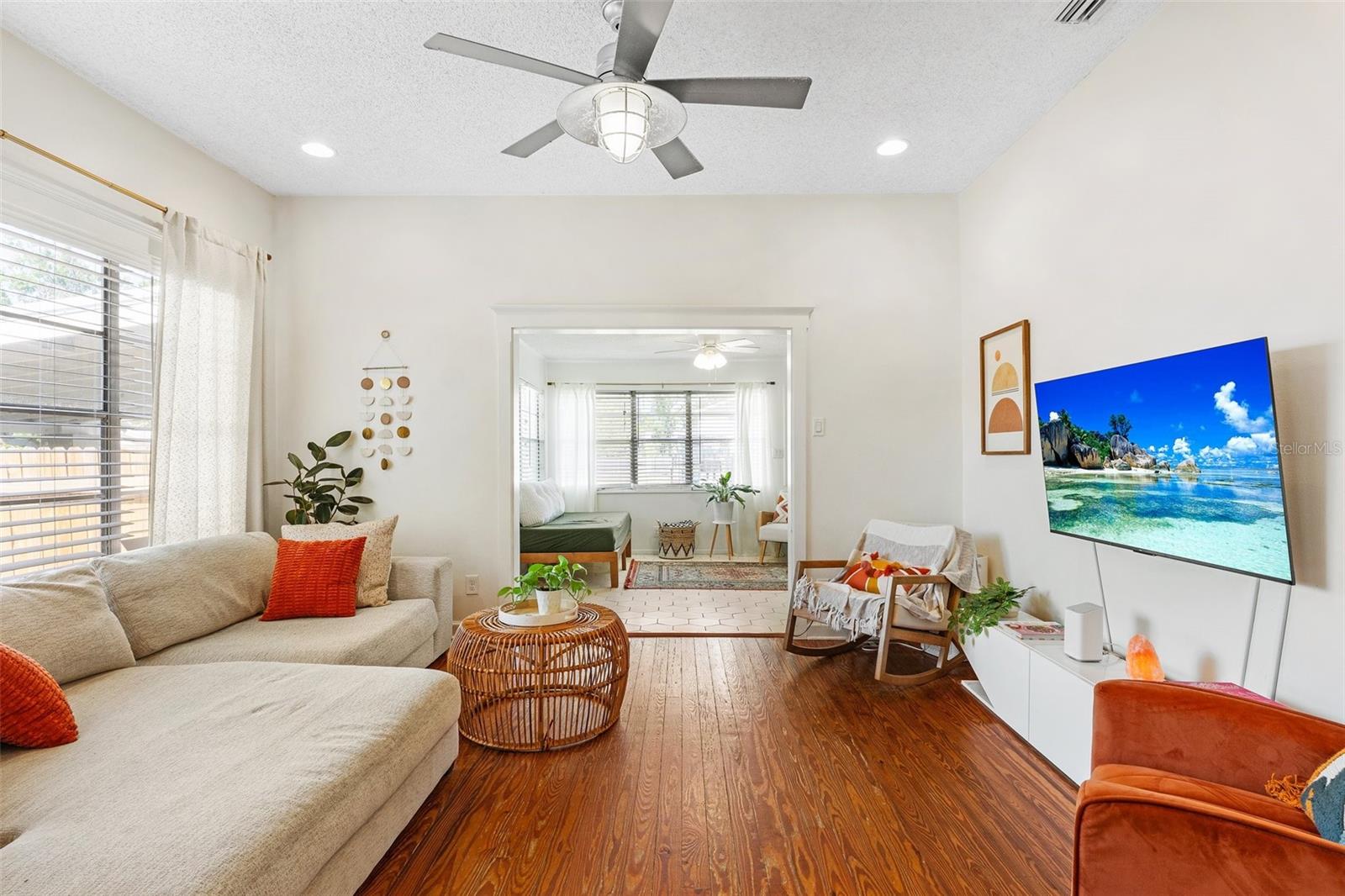 815 HAND AVE, SARASOTA, FL, 34232