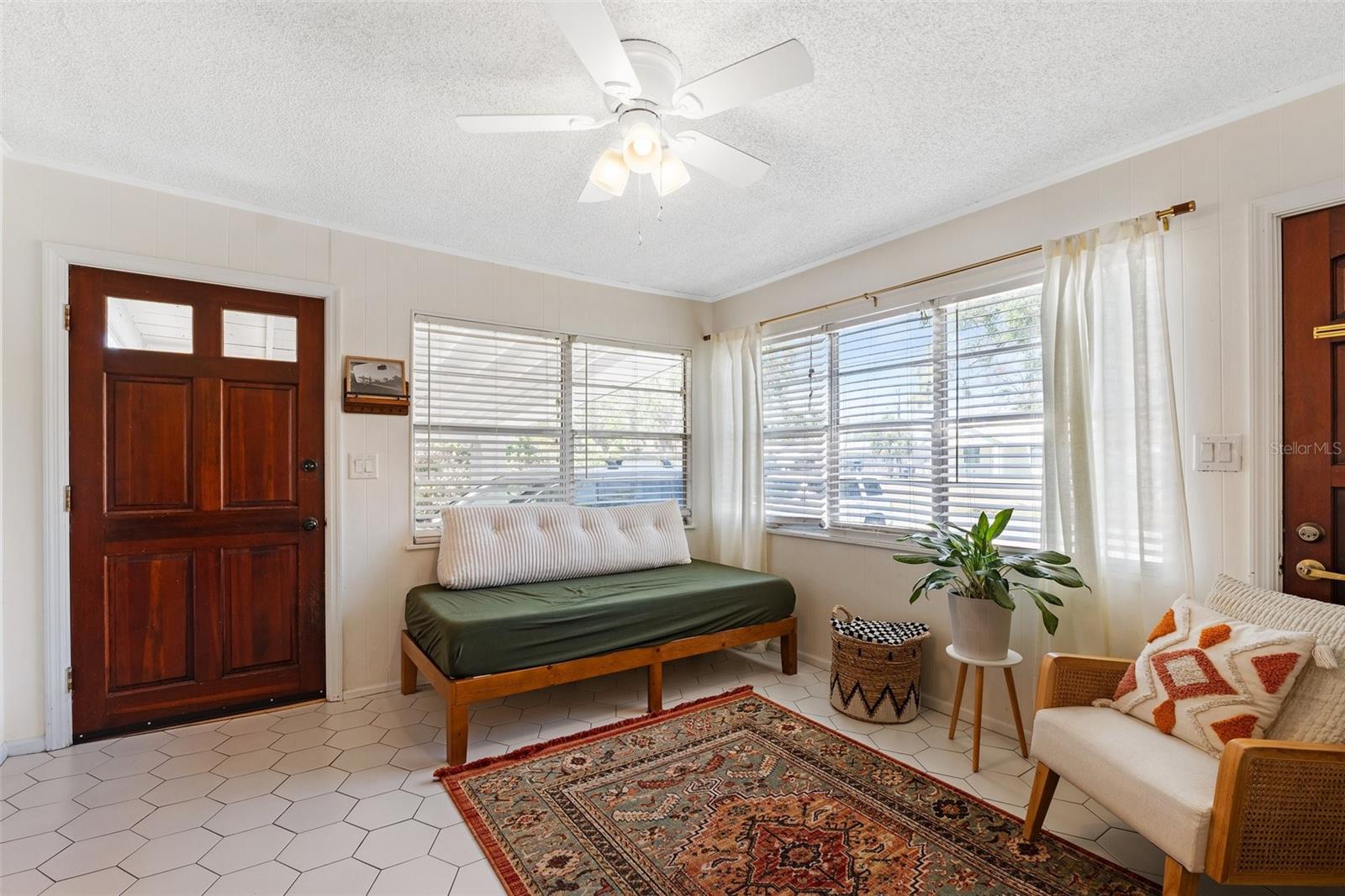 815 HAND AVE, SARASOTA, FL, 34232